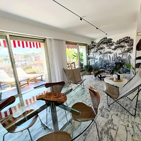 Splendide Penthouse Au Coeur De Ницца
